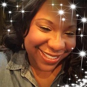 Meet your Posher, Adrienne